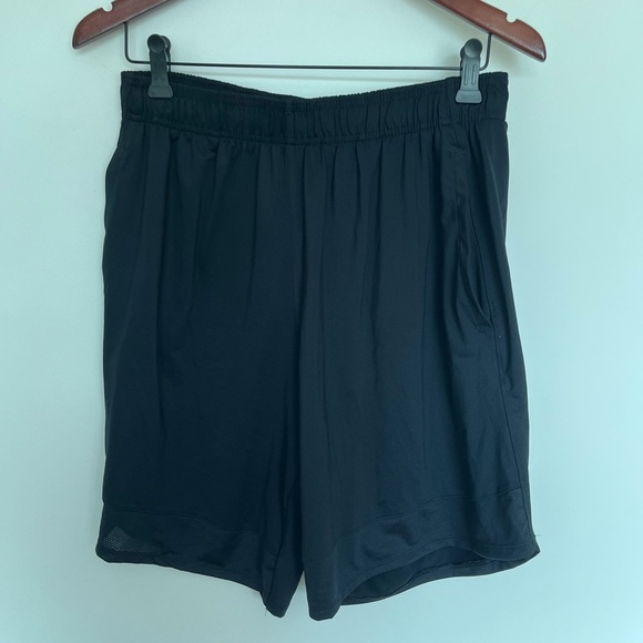 Under Armour Black Men's Shorts size large - Picture 3 of 7